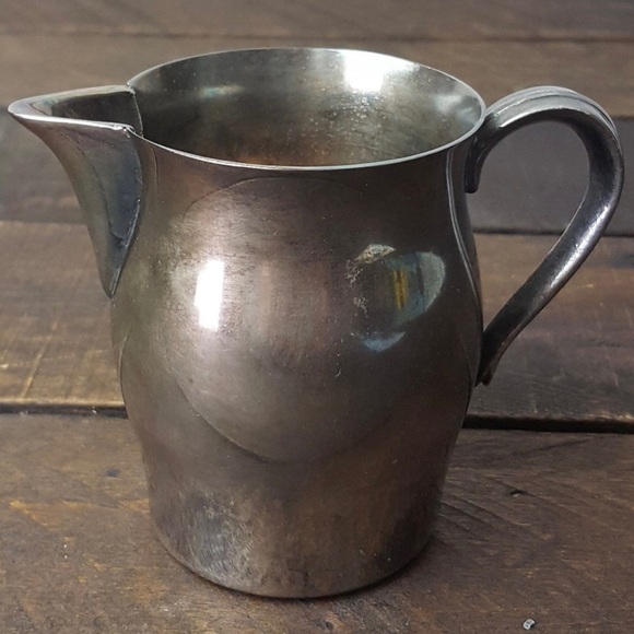 WM Rogers Paul Revere Reproduction Silver Creamer - Picture 3 of 15